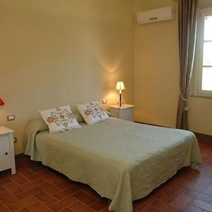 Camera con letto king size